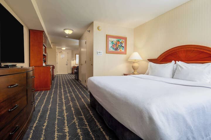 Room 15 of 53